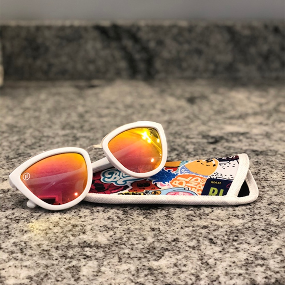 Blenders Sunglasses - Kim Dandy - Pink Lenses